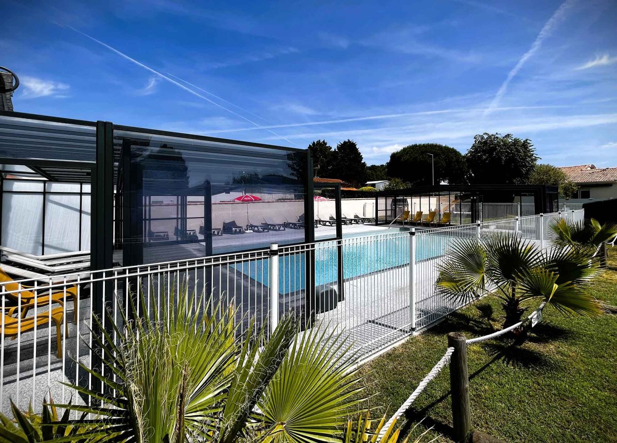 Piscine chaufée et courverte | Camping*** La Chênaie location de mobil homes La Palmyre